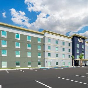 Hometowne Studios By Red Roof Tampa - Airport
